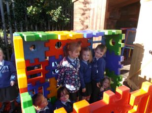 P1 are learning outdoors.